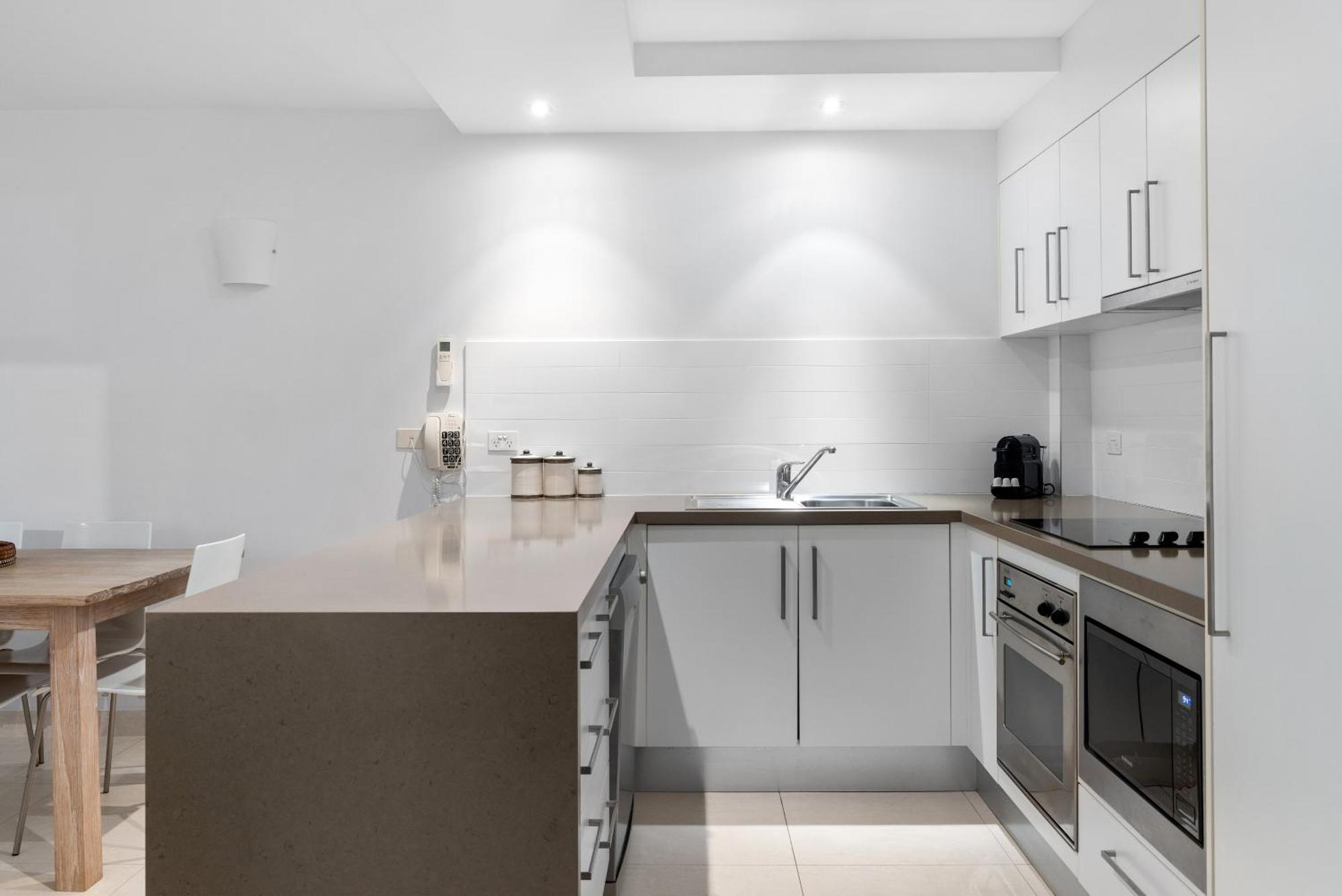 Fairshore 12: Absolute Beachfront, Direct Beach & Pool Access Нуза Хедс Экстерьер фото