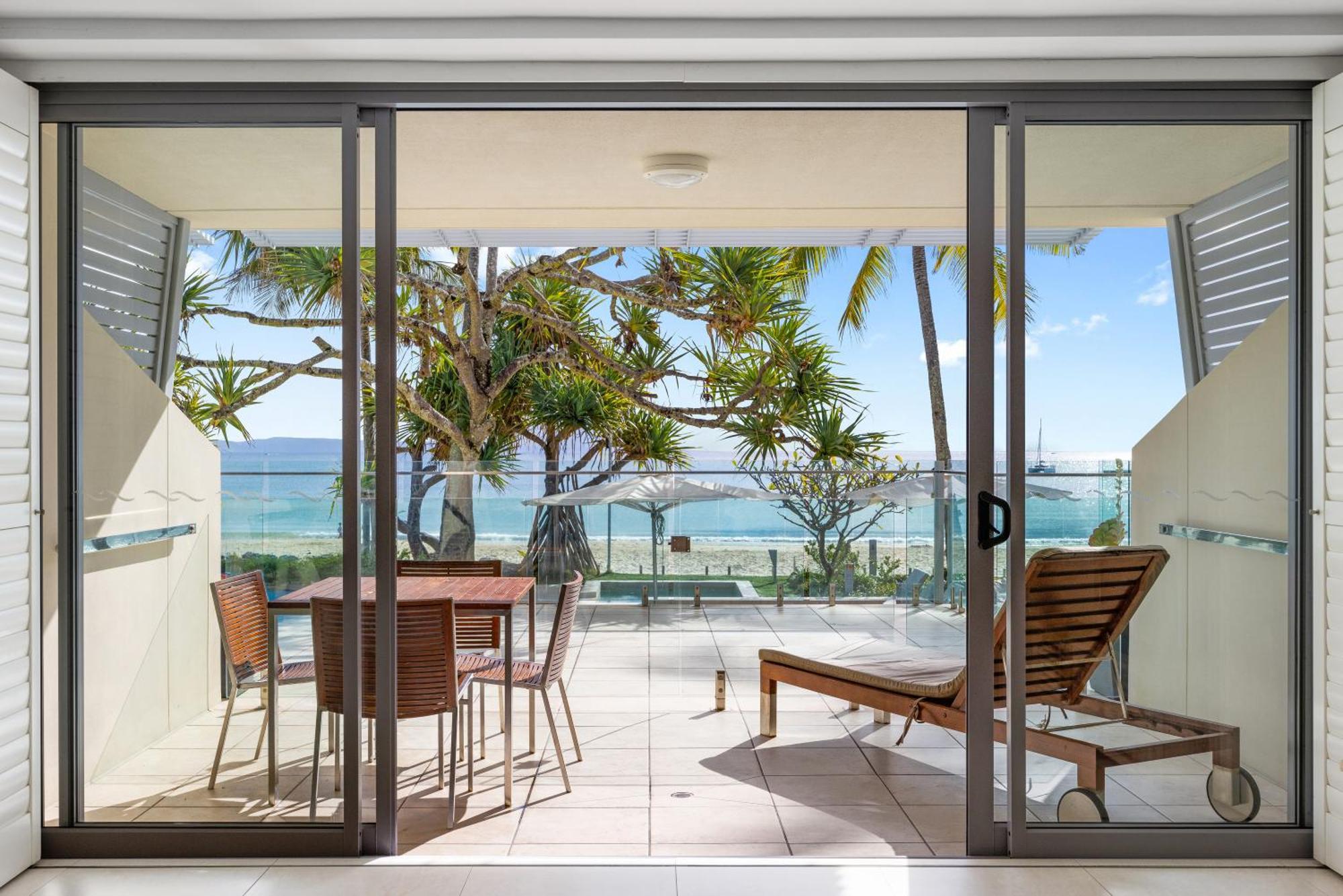 Fairshore 12: Absolute Beachfront, Direct Beach & Pool Access Нуза Хедс Экстерьер фото